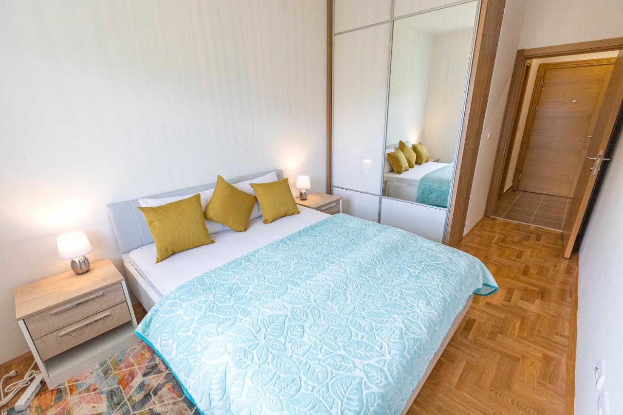 Piskalina Apartment Tivat Exteriör bild